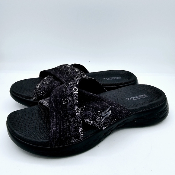 Skechers GOGA Max Go Walk Flex Sandal-Impressed Slide Black & Gray - Picture 3 of 10